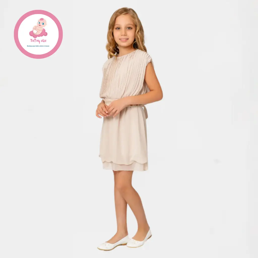 Robe plissée tendance avec col rond et ceinture pour fille (2).webp